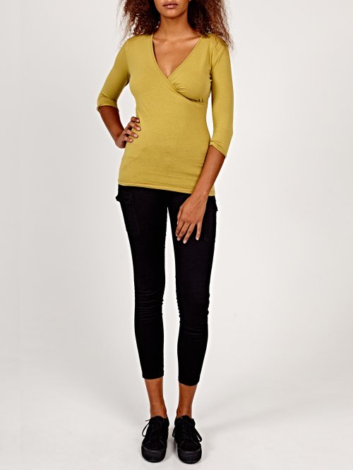 V-neck basic t-shirt