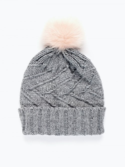 Knitted beanie with pom-pom