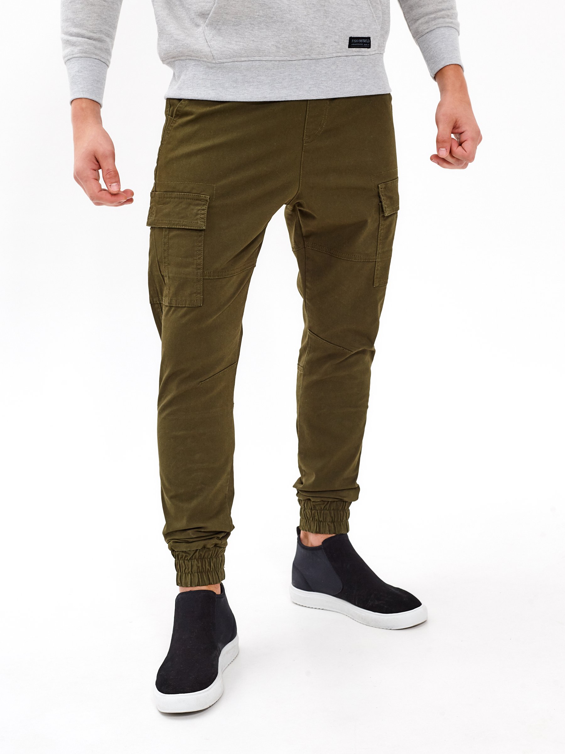 cargo joggers outfit