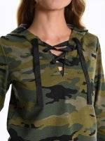 camo print crop hoodie